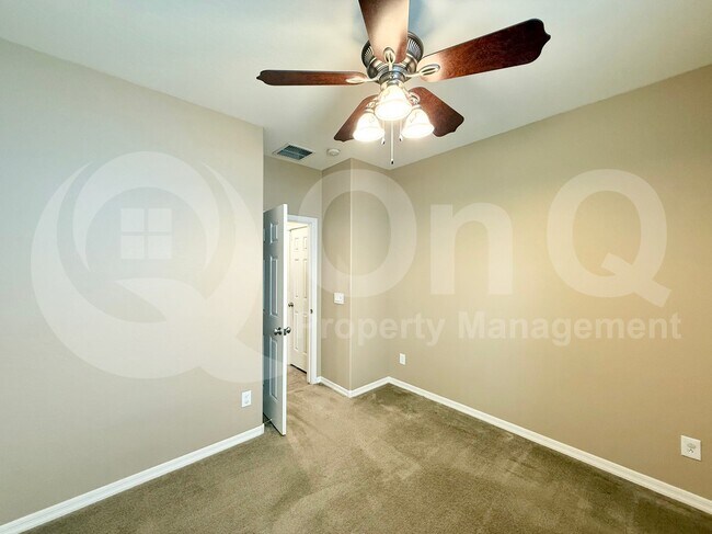 Building Photo - 4051 E Mesquite St