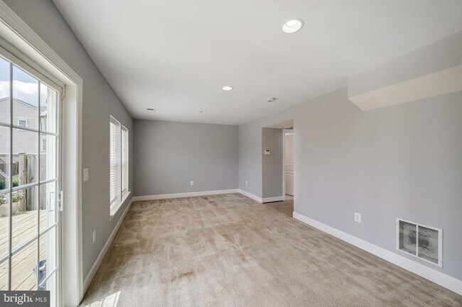 Building Photo - 6262 Summit Point Ct