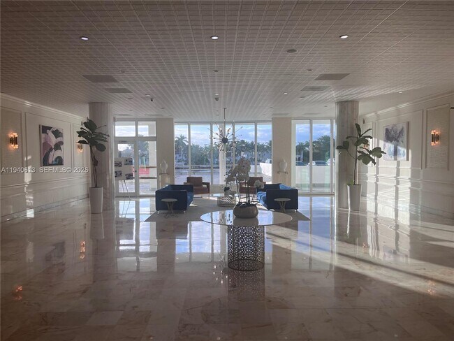 Building Photo - 5750 Collins Ave