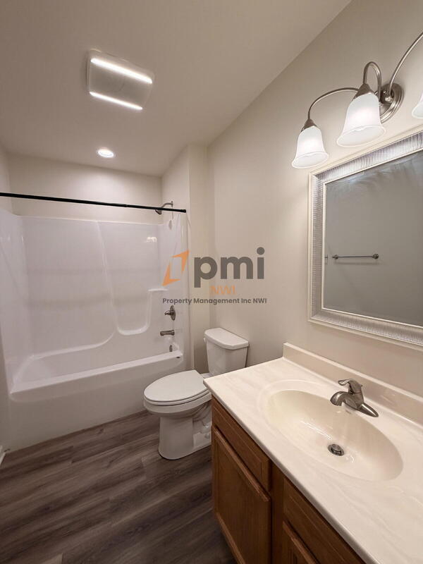 Building Photo - 122-124-124 Park Ave