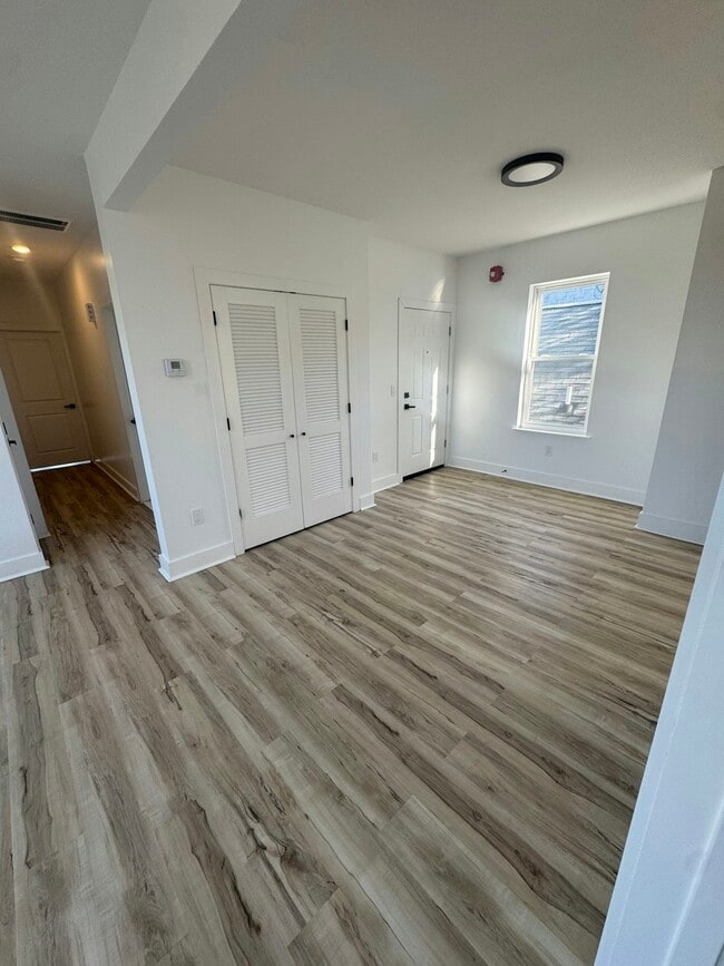 Building Photo - 263 Littleton Ave