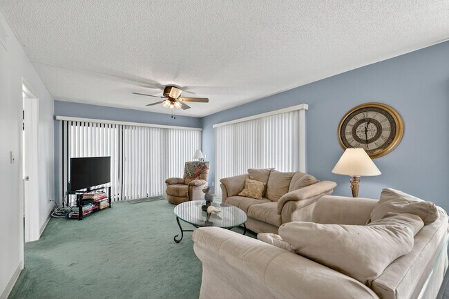 Building Photo - 10310 S Ocean Dr