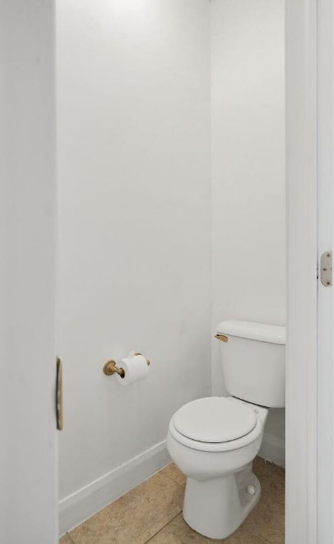 Building Photo - FULLY FURNISHED 3 Bed/2.5 Bath Home!