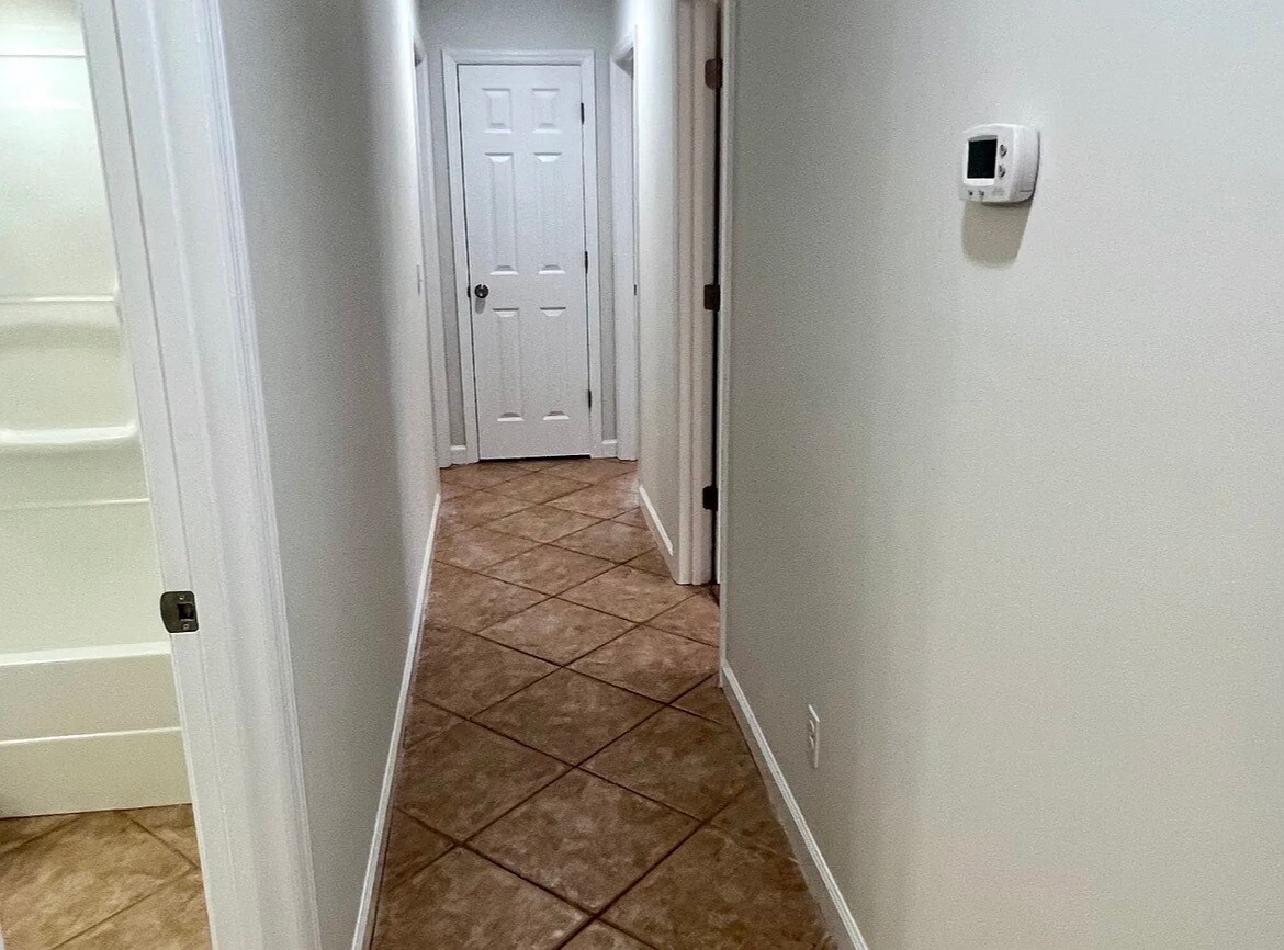 Building Photo - 317 Windridge Dr