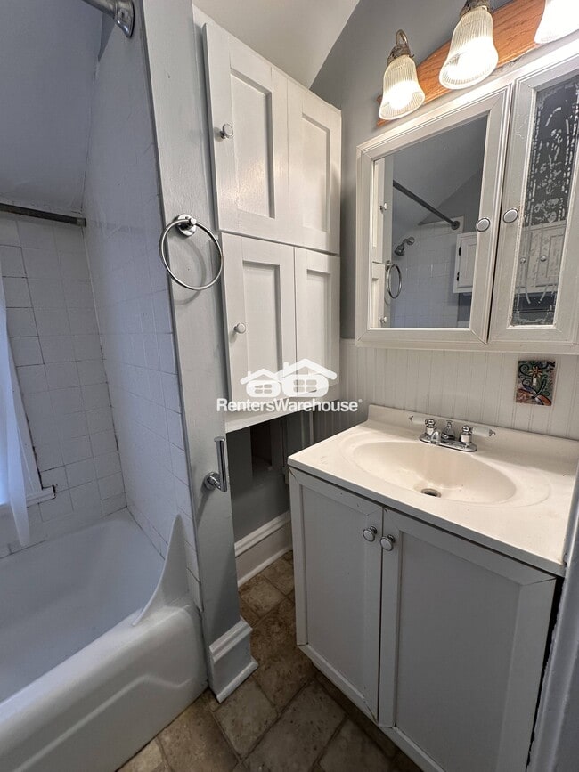 Building Photo - 3501 22nd Ave S