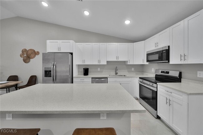 Building Photo - 1006 Albert Ave