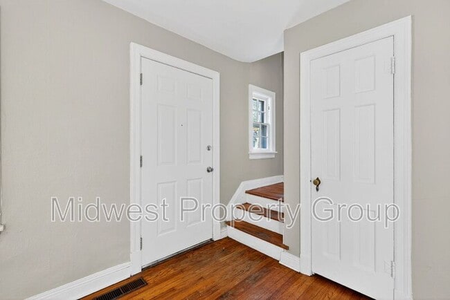 Building Photo - 46 N Harvey Ave