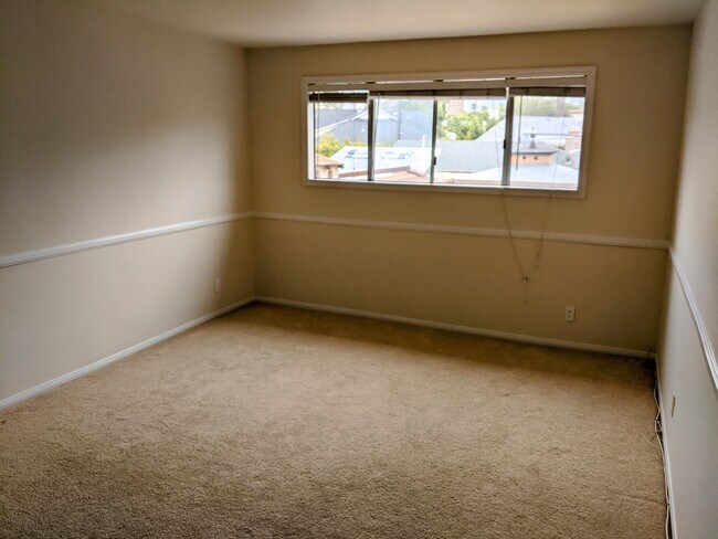 Guest Bedroom - 10445 Eastborne Ave