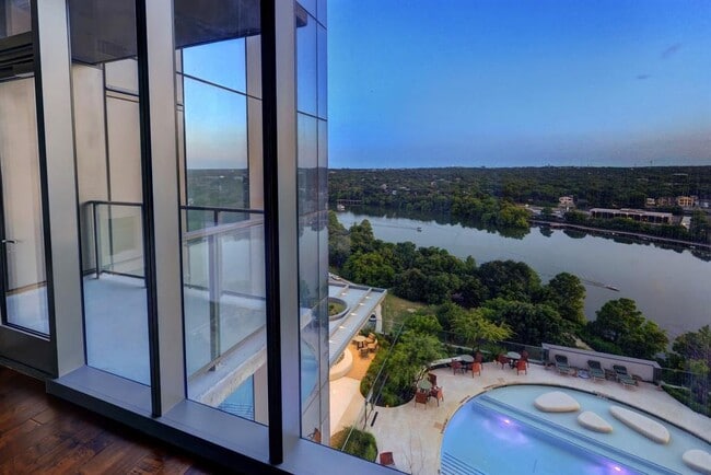 Building Photo - 44 East Ave