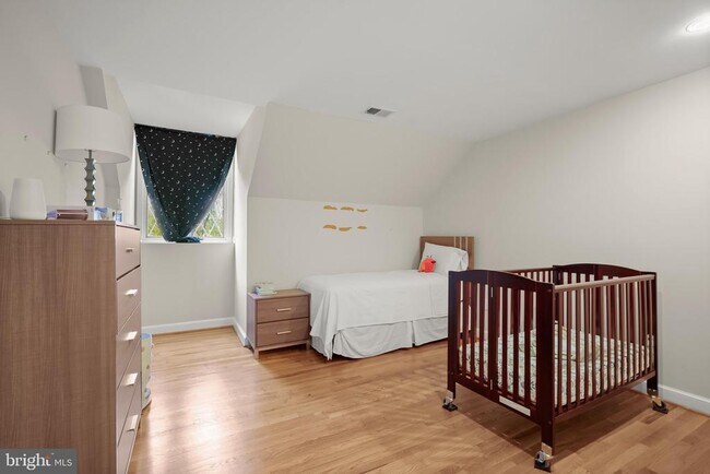 Building Photo - 9809 Hall Rd
