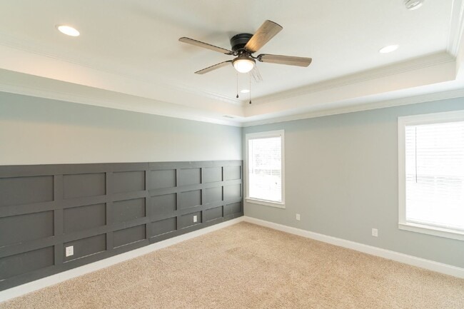 Building Photo - Coming soon!! Harrison Home with Finished Basement & Scenic Views