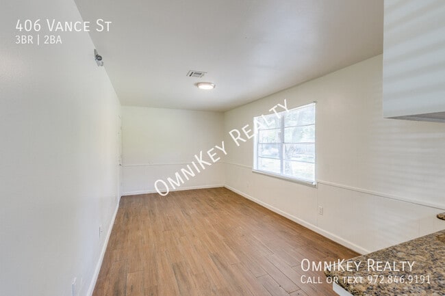 Building Photo - 406 Vance St