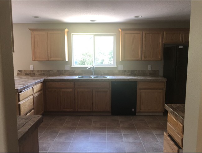 kitchen - 115 Haylen Dr
