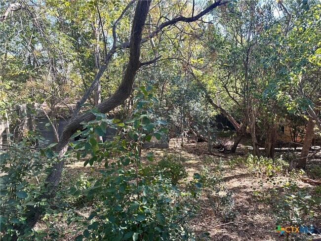 Building Photo - 317 Yale St