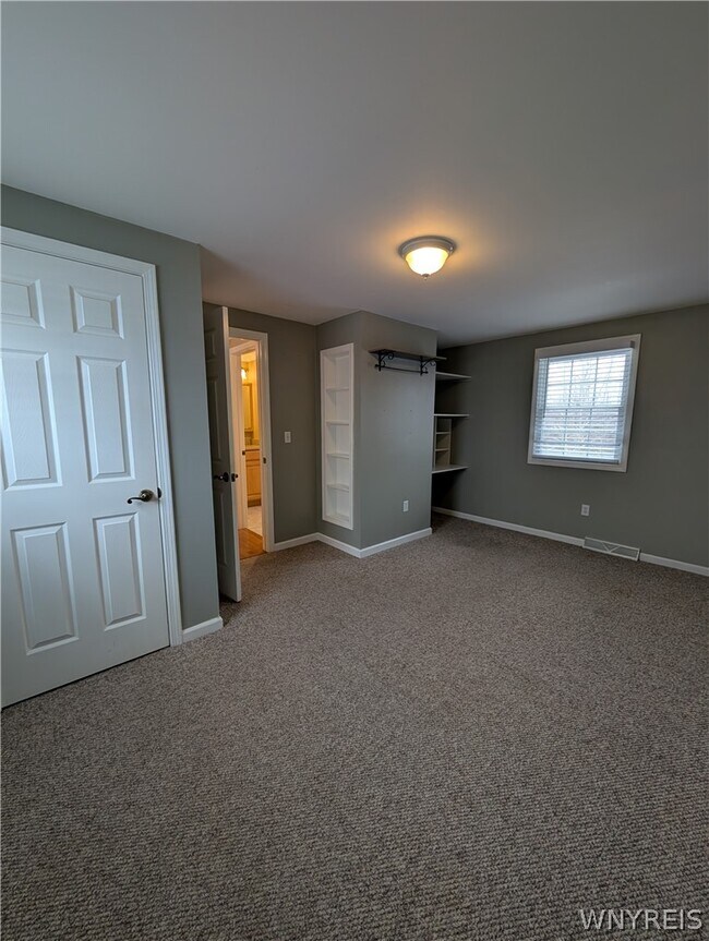 Building Photo - 6181 Old Beattie Rd