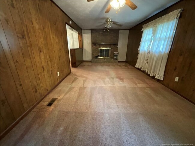 Building Photo - 2235 Memory St