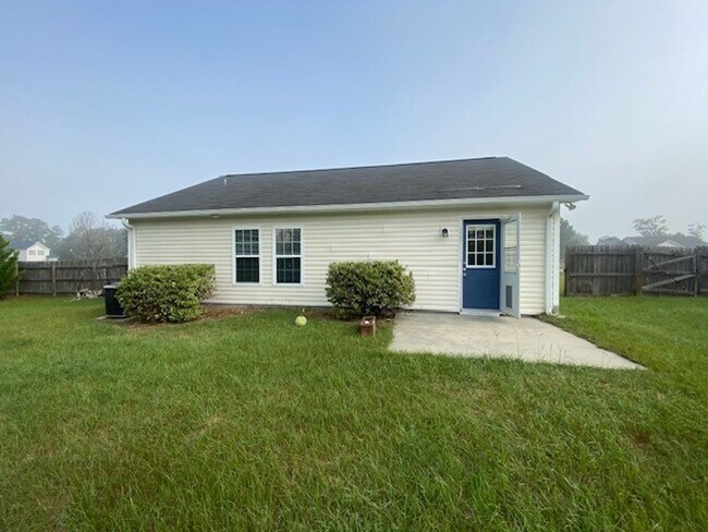 Building Photo - 8547 Heirloom Dr NE