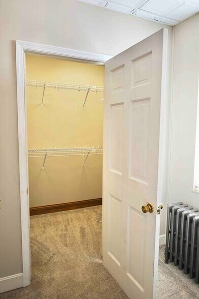 Walk-in Closet - 208 Walnut St