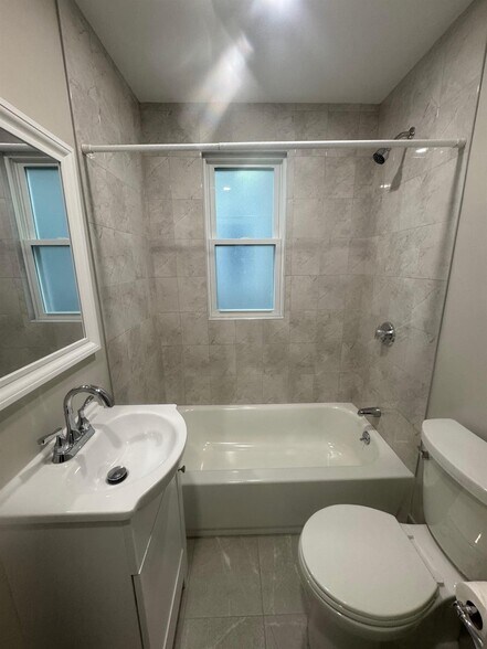 Building Photo - 11 Belmont Sq