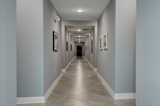 Building Photo - 1011 Studemont St