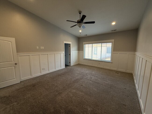Building Photo - 5535 W Naples Dr