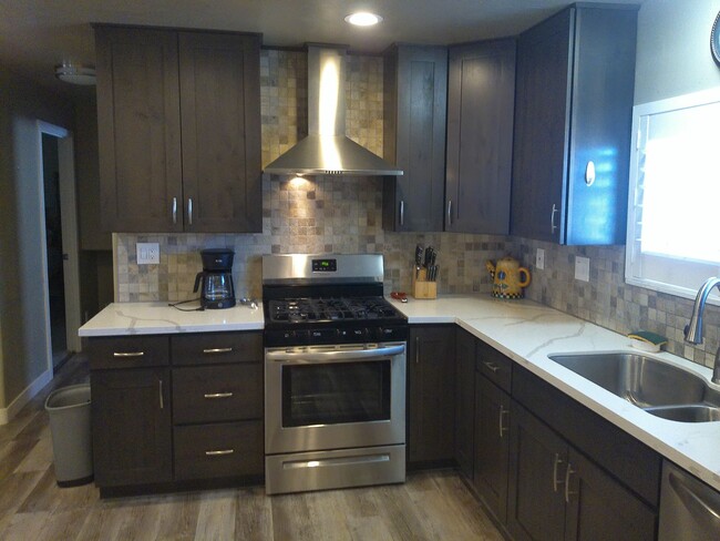 Building Photo - Spacious 4 bedroom 2 bath Double wide