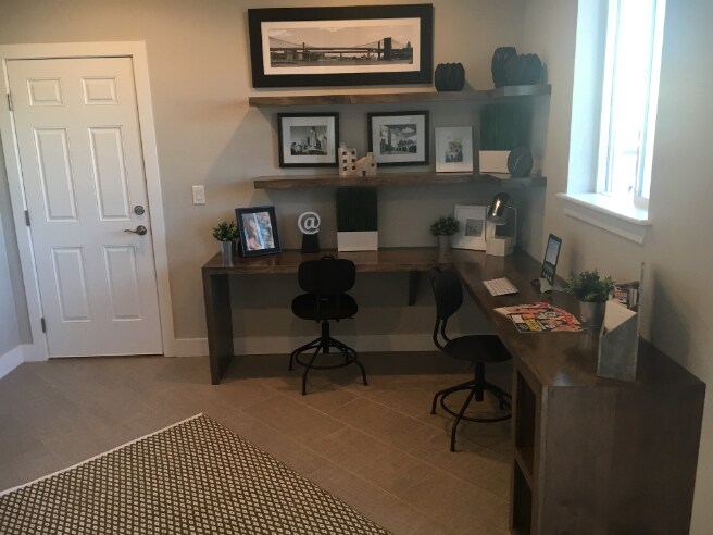 Building Photo - 2392 S Scranton St