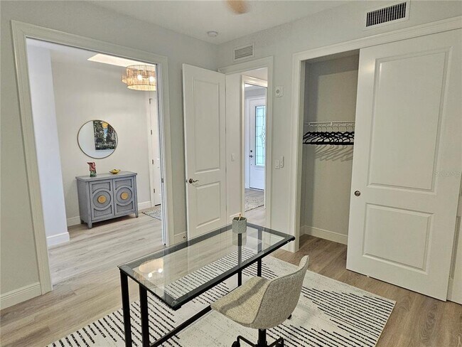 Building Photo - 503 S Tamiami Trl