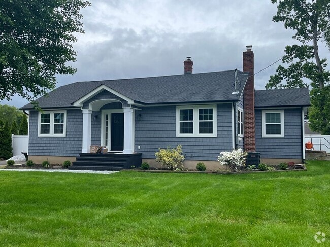 Building Photo - 22 6th Ave