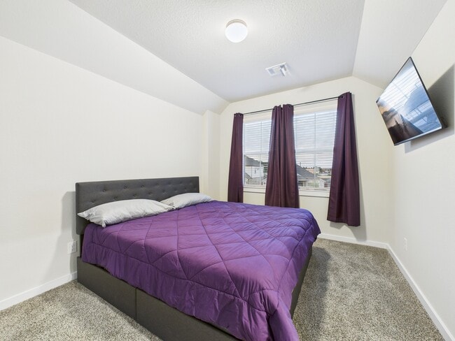 Building Photo - 11823 Maple Oak Dr