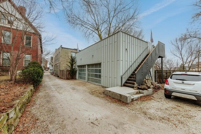 Building Photo - 1730 N Franklin Pl