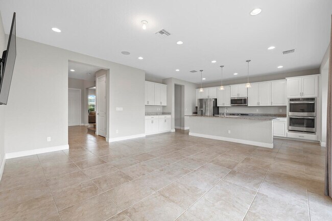 Building Photo - 915 Sweetgrass St