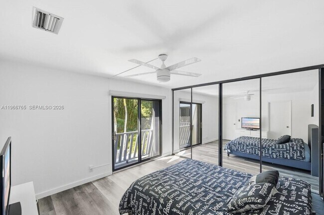 Building Photo - 3812 SE Jefferson St