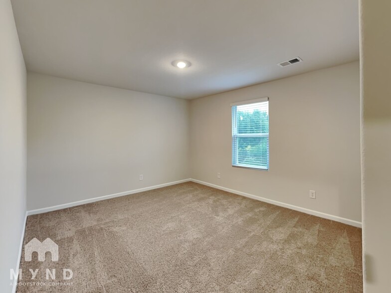 Building Photo - 72 Royal Mdw Dr