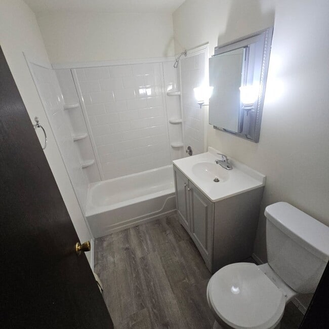 Building Photo - 2624 Lavender Ln