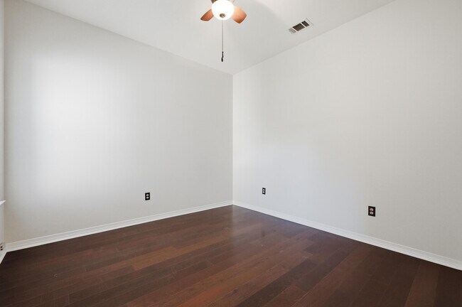 Building Photo - 116 Baywind Dr