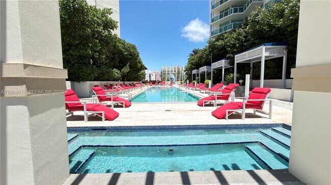Building Photo - 150 Sunny Isles Blvd