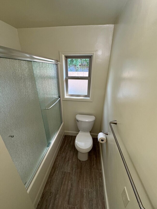 Building Photo - Beautifully Renovated 3 Bedroom ~ 2 Bathro...