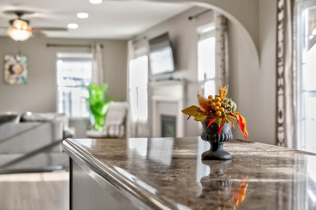 Building Photo - 1961 Creek Bank Dr