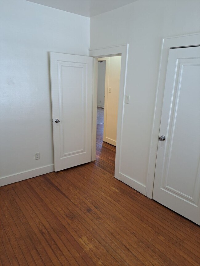 Building Photo - 3 BR House Near Weisser Park Elementary