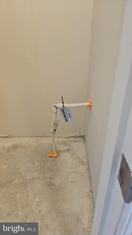 Building Photo - 30 Elliot Ln