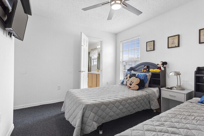 Building Photo - 7902 Silver Bass Ct