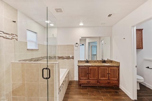 Building Photo - 750 S Valentine Dr