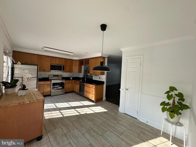 Building Photo - 4713 Columbia Rd