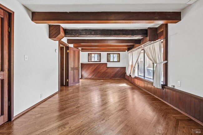 Building Photo - 415 Turney St
