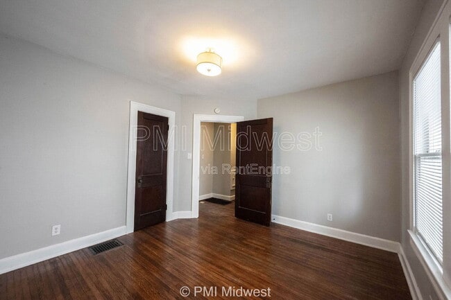 Building Photo - 4905 Broadway St