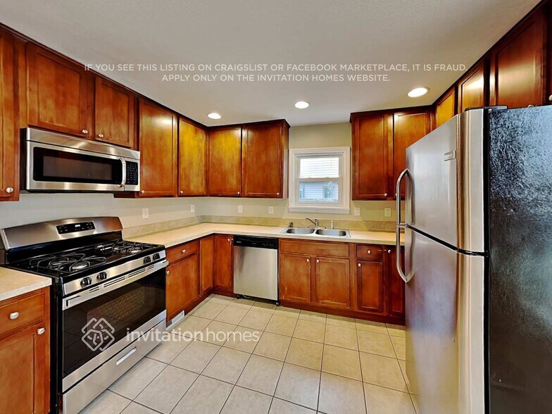 Building Photo - 4511 Snelling Ave