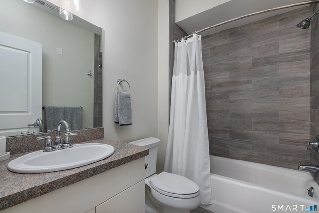 Building Photo - 82 Wall St