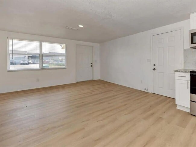 Building Photo - 1601 Faust Dr