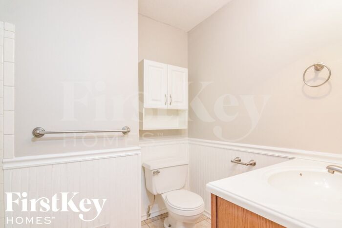 Building Photo - 211 N Cleveland Ave